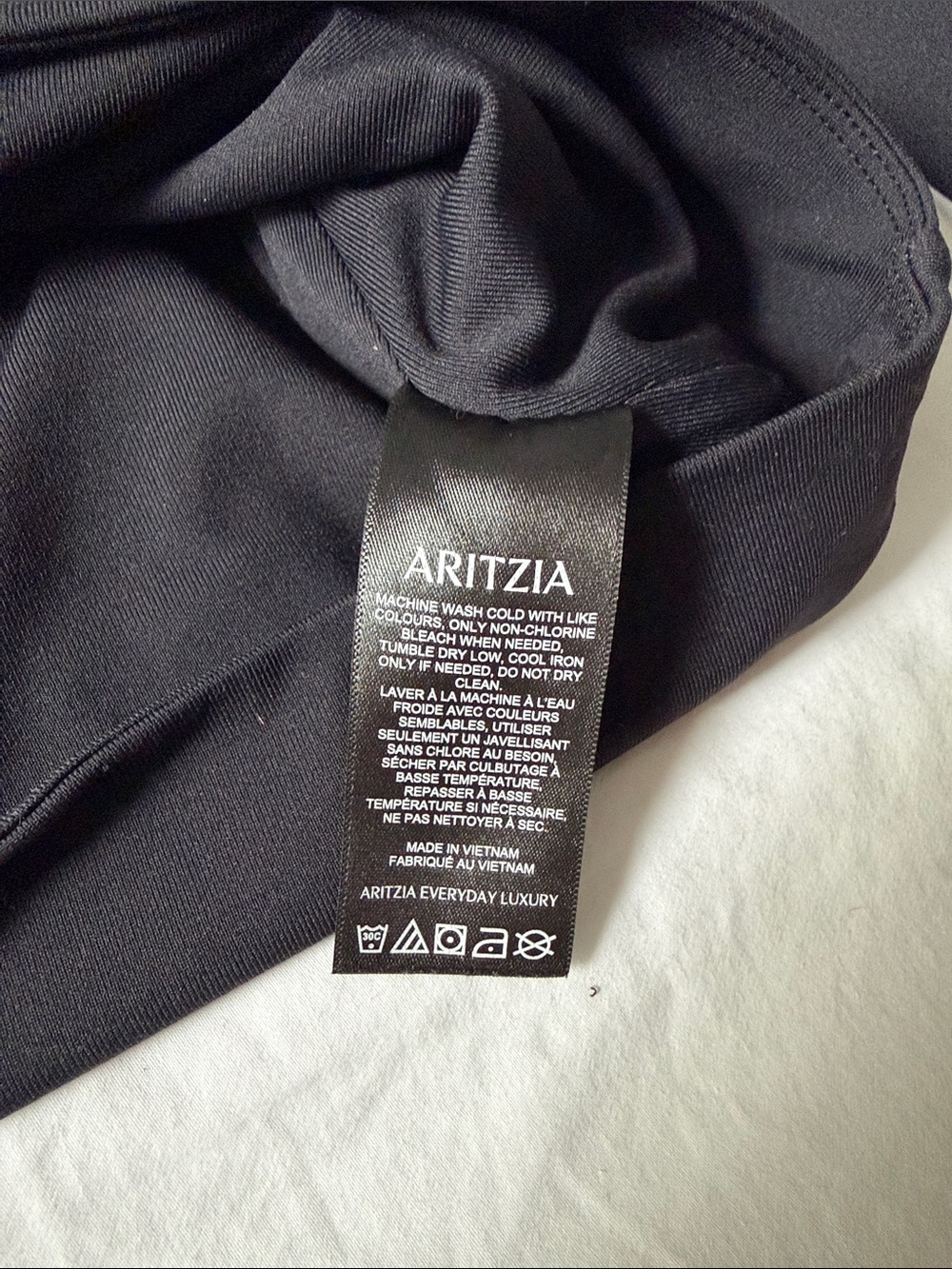 Aritzia Contour Crew Black Long Sleeve Size L - Picture 3 of 4